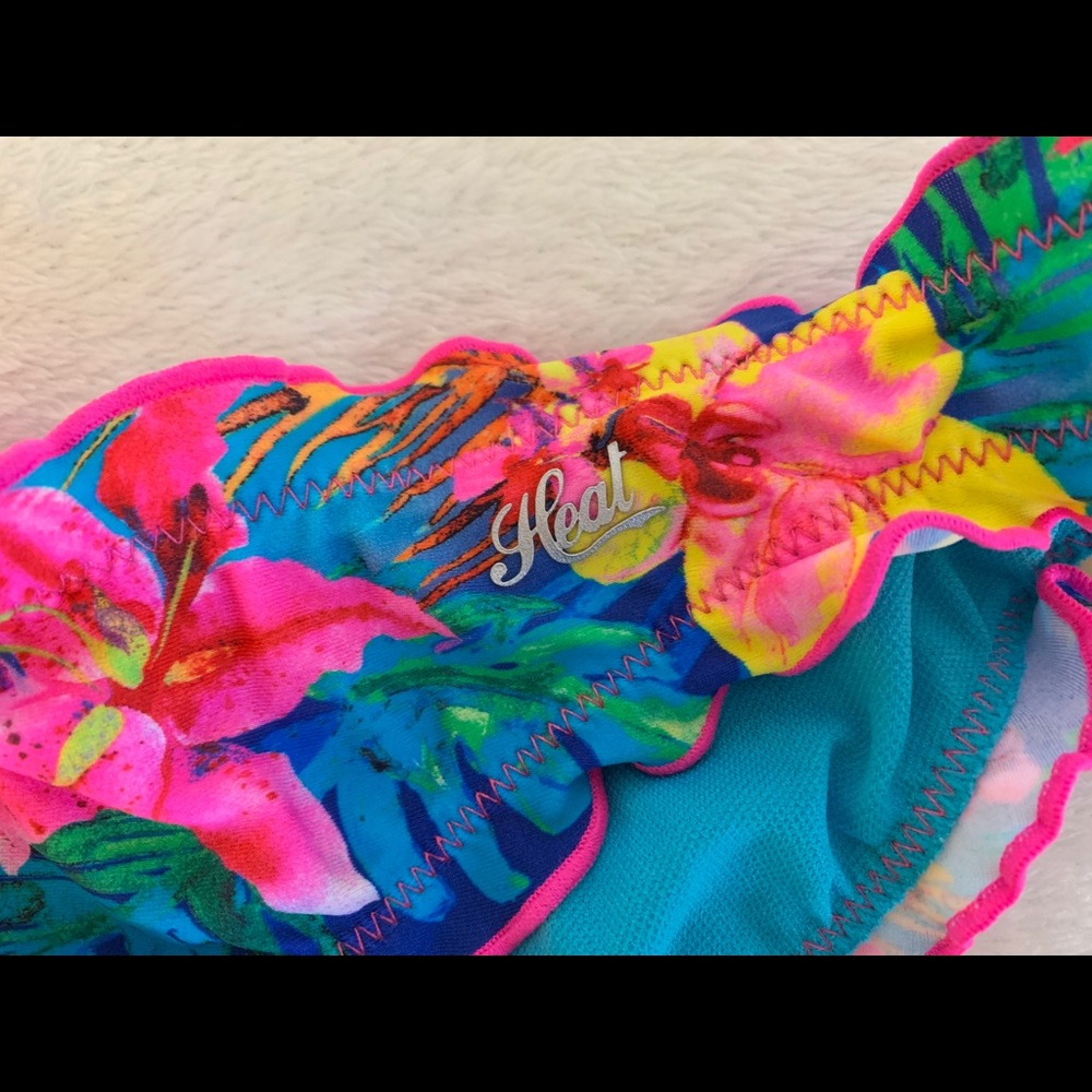 Tropical Print Bikini w/ ruched bottom